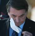 O presidente da República, Jair Bolsonaro (sem partido), fala com simpatizantes e imprensa em frente ao Palácio da Alvorada, em Brasília, nesta quinta-feira, 28.  Foto: Estadão