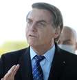 O Presidente da República do Brasil, Jair Messias Bolsonaro (sem partido), fala com simpatizantes e imprensa em frente ao Palácio da Alvorada  Foto: EDU ANDRADE/FATOPRESS / Estadão Conteúdo