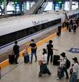 Pessoas com máscara de proteção na estação ferroviária de Wuhan, na China
17/05/2020 REUTERS/Aly Song  Foto: Reuters