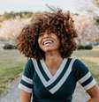 Fortaleça suas madeixas com o auxílio das simpatias para cabelo - Crédito: Teymi Townsend/Unsplash  Foto: João Bidu