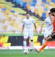 Taison cobra pênalti em jogo que garantiu o título do Shakhtar Donetsk no Campeonato Ucraniano  Foto: Twitter / FC Shakhtar / Estadão
