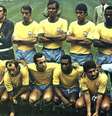A formação: em pé: - Carlos Alberto, Félix, Brito, Piazza, Clodoaldo, Everaldo (e Admildo Chirol, preparador);Agachados - (Mário Américo, massagista) Jairzinho, Gérson, Tostão, Pelé e Rivelino (além de Nocaute Jack, massagista). Divulgação / Site Oficial CBF  Foto: LANCE!