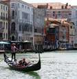 Turistas passeiam em gôndola em Veneza
21/06/2020
REUTERS/Fabrizio Bensch  Foto: Reuters