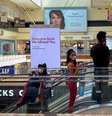 Consumidores em shopping reaberto em Houston, nos EUA, em meio à pandemia de coronavírus 
01/05/2020
REUTERS/Adrees Latif  Foto: Reuters