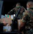 Militares das Forças Armadas descarregam suprimentos de helicóptero em Boa Vista, Roraima
30/06/2020 REUTERS/Adriano Machado  Foto: Reuters