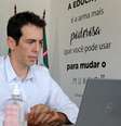 Na secretaria do Paraná, Feder tem investido em programa de aulas não presenciais durante a pandemia  Foto: Agência Estadual de Notícias Paraná / BBC News Brasil