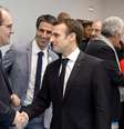 Presidente francês, Emmanuel Macron, cumprimenta Jean Castex 
09/01/2019
Ludovic Marin/Pool via REUTERS  Foto: Reuters