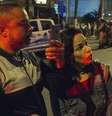 Mulher confronta agente sanitário em reportagem exibida na noite do domingo (5) no Fantástico  Foto: TV Globo / Reprodução