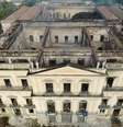 Vista do Museu Nacional, na Quinta da Boa Vista, na zona norte do Rio, após o incêndio de grandes proporções   Foto: THIAGO RIBEIRO/AGIF / Estadão Conteúdo