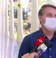 Bolsonaro dá entrevista para anunciar que está com Covid-19, em imagem retirada de vídeo.
07/07/2020
TV Brasil via Reuters TV   Foto: Reuters