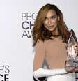 Naya Rivera posa para fotos após ser premiada no People's Choice Awards de 2014, em Los Angeles
08/01/2014
REUTERS/Kevork Djansezian  Foto: Reuters