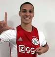 Ex-São Paulo, Antony posta foto com a camisa do Ajax: 'É uma grande honra'.  Foto: Reprodução/Twitter / Estadão