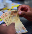 Câmara aprova proibição de confisco do auxílio emergencial para quitação de dívidas
  Foto: fdr