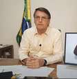 Presidente Jair Bolsonaro, em isolamento por conta da covid-19, durante live semanal desta quinta-feira, 16  Foto: Youtube Jair Bolsonaro/Reprodução / Estadão Conteúdo