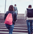Dos quase 50 milhões de brasileiros entre 14 e 29 anos, mais de 20% - ou seja, 10,1 milhões de jovens - não completaram alguma das etapas da educação básica  Foto: Getty Images / BBC News Brasil
