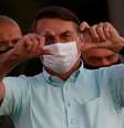Presidente Jair Bolsonaro gesticula para apoiadores no Palácio da Alvorada, em Brasília
22/07/2020
REUTERS/Adriano Machado  Foto: Reuters