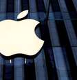 Logotipo da Apple na frente do prédio da companhia, em Nova York. 16/10/2019. REUTERS/Mike Segar  Foto: Reuters