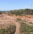 Área próxima da base de torre de transmissão de energia com sinais de atividade de garimpo.  Foto: BMTE/Divulgação / Estadão