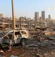 Carro destruído após explosão no centro de Beirute  Foto: Mohamed Azakir / Reuters