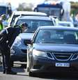 Policial atua em ponto de checagem fora de Melbourne, depois de cidade impor lockdwon devido ao novo coronavírus
13/07/2020
AAP Image/James Ross via REUTERS   Foto: Reuters