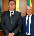 Jair Bolsonaro e Salim Mattar em foto de 2019; empresário deixou posto de secretário de desestatização  Foto: Carolina Antunes/PR / BBC News Brasil