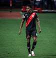 Atlético-GO leva gol no fim e fica no empate com o Sport  Foto: Atlético-GO