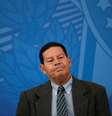 Mourão diz ser contra acúmulo de salários de militares acima do teto  Foto: Ueslei Marcelino / Reuters