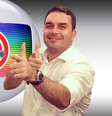 O primogênito do presidente ganhou uma batalha na guerra dos Bolsonaros contra a Globo  Foto: Fotomontagem: Blog Sala de TV 