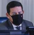 Mourão disse que é preciso uma apuração mais detalhada para saber se os efeitos colaterais da vacina também pode afetar outros ou se foi um fato isolado.  Foto: Marcos Oliveira/Agência Senado / Estadão Conteúdo