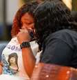 Tamika Palmer, mãe de Breona Taylor, durante processo judicial
15/09/2020
REUTERS/Bryan Woolston  Foto: Reuters