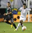 Santos pressiona Olimpia, mas não consegue sair do 0 a 0 no retorno da Libertadores  Foto: Guilherme Dionizio / Reuters