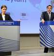 Comissários da UE Margaritis Schinas (meio) e Ylva Johannson (dir.) apresentam novo pacto de migração  Foto: DW / Deutsche Welle