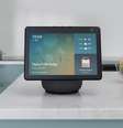 O dispositivo Echo Show 10 agora acompanhará o rosto de seu dono por onde ele andar, enquanto conversa com alguém em uma videochamada  Foto: Amazon / Divulgação