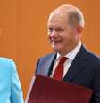 Chanceler da Alemanha, Angela Merkel, ao lado do ministro das Finanças, Olaf Scholz, em Berlim 
10/06/2020
REUTERS/Fabrizio Bensch  Foto: Reuters