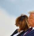 Presidente dos EUA, Donald Trump, ao lado da primeira-dama norte-americana, Melania, em Cleveland
29/09/2020 REUTERS/Carlos Barria    Foto: Reuters