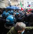 Protesto contra medidas restritivas em Roma, capital da Itália  Foto: ANSA / Ansa - Brasil