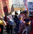 Manifestantes pró-Trump participam de protesto para interromper apuração de votos em Phoenix, Arizona
05/11/2020
REUTERS/Cheney Orr  Foto: Reuters