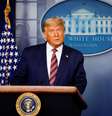 Trump diz, sem evidências, que vence eleição facilmente se forem contados os "votos legais"  Foto: Carlos Barria / Reuters