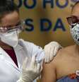Enfermeira aplica candidata a vacina CoronaVac em voluntária de testes em Porto Alegre
08/08/2020
REUTERS/Diego Vara  Foto: Reuters