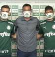 Alan Empereur e Kuscevic juntos com o assessor técnico Edu Dracena  Foto: Divulgação/Palmeiras / Estadão