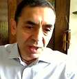 Professor Ugur Sahin, cientista que liderou desenvolvimento da vacina BioNTech/Pfizer, concede entrevista ao programa Andrew Marr Show, da BBC  Foto: BBC News Brasil