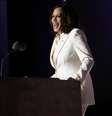 A vice-presidente eleita Kamala Harris em discurso durante celebração de vitória fora do Chase Center em Riverfront   Foto: Reuters
