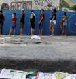Fila para votação no Complexo do Alemão, no Rio: abstenção recorde  Foto: DW / Deutsche Welle