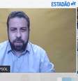 O candidato Guilherme Boulos (PSOL) durante sabatina do Estadão nesta quarta-feira, 18  Foto: Reprodução / Estadão Conteúdo