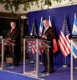 Secretário de Estado dos EUA, Mike Pompeo, premiê israelense, Benjamin Netanyahu, e chanceler do Barein, Al Zayani, em Jerusalém
18/11/2020
Menahem Kahana/Pool via REUTERS  Foto: Reuters