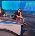 Perfil do Jornal Nacional no Twitter repercurte o meme de Renata Vasconcellos: "Alô técnica?"  Foto: Twitter/ @jornalnacional / Estadão Conteúdo