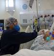 Paciente com Covid-19 na UTI de um hospital em São Paulo (SP) 
03/06/2020
REUTERS/Amanda Perobelli  Foto: Reuters