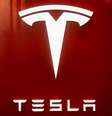 Logo da Tesla em Manhattan
 14/12/2017 REUTERS/Brendan McDermid  Foto: Reuters