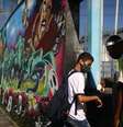 Aluno chega a escola municipal no Rio de Janeiro
 24/11/2020 REUTERS/Pilar Olivares  Foto: Reuters