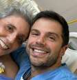Leda Nagle ao lado do filho, Duda Nagle, internada em hospital com covid-19  Foto: Instagram / @dudanagle / Estadão